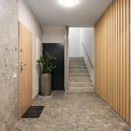 Apartment Plazowa With A Balcony And Free Parking Warschau