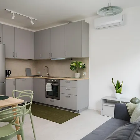 公寓 Plazowa With A Balcony And Free Parking *