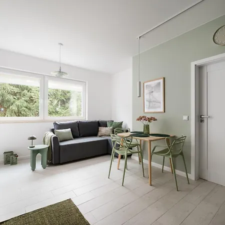 Plazowa With A Balcony And Free Parking * Varšava