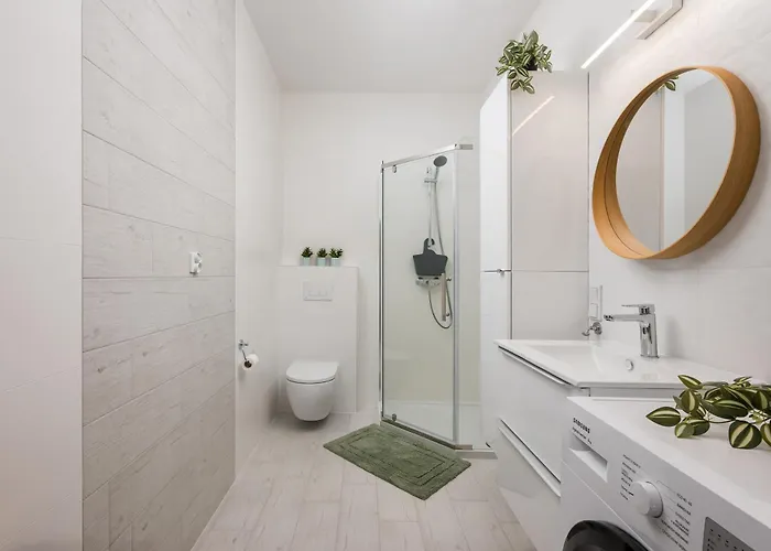 Plazowa With A Balcony And Free Parking * Varšava